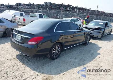 2017 Mercedes-Benz C 300 Luxury/Sport из США, поврежденный, VIN 55SWF4JB6HU200988